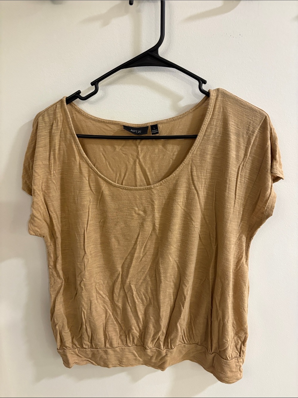 Apt. 9 Tan Short Sleeve Scoop Neck Top